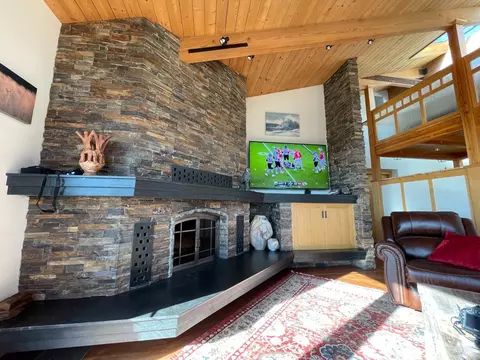 Living - 20689 Mockingbird Rd, Bodega Bay, CA 94923 photo 2 of 5