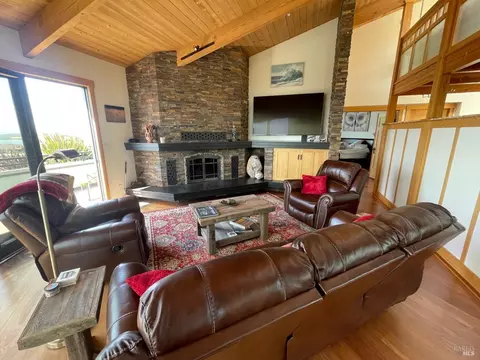 Living - 20689 Mockingbird Rd, Bodega Bay, CA 94923 photo 1 of 5