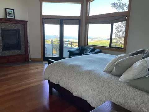 Bedroom - 20689 Mockingbird Rd, Bodega Bay, CA 94923 photo 4 of 4