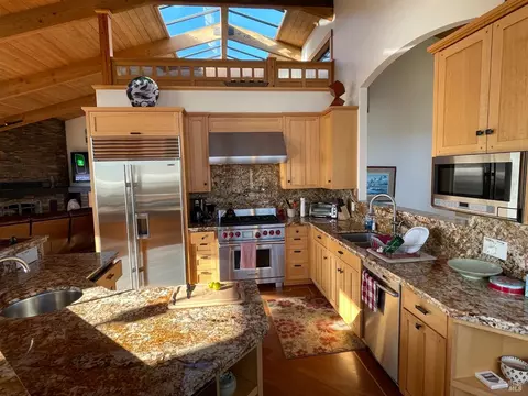 Kitchen - 20689 Mockingbird Rd, Bodega Bay, CA 94923 photo 2 of 7