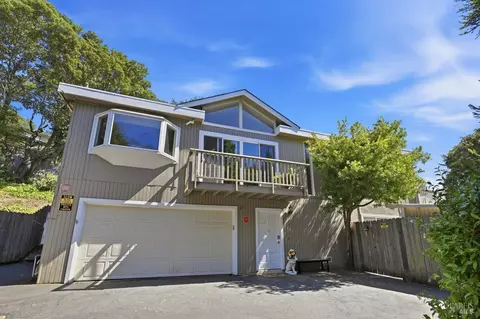 42 Oxford Dr, San Rafael, CA 94903