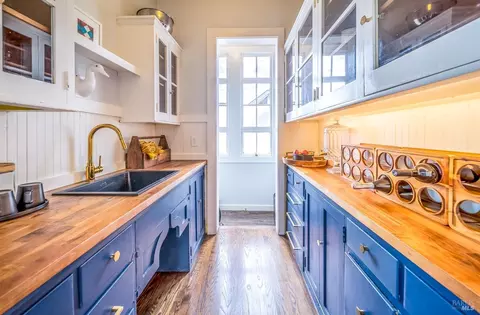 Kitchen - 301 Trinity St, Vallejo, CA 94590 photo 3 of 6