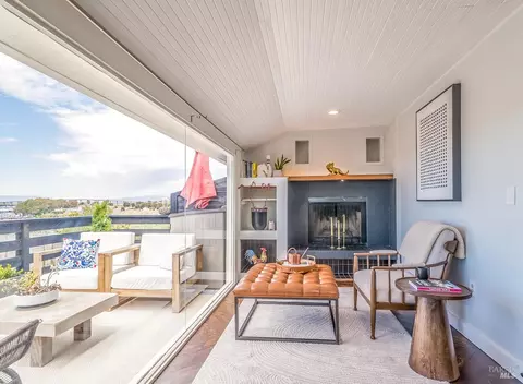 Living - 301 Trinity St, Vallejo, CA 94590 photo 1 of 3