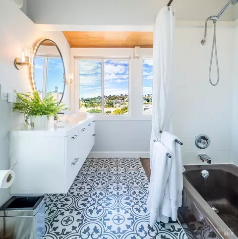 Bath - 301 Trinity St, Vallejo, CA 94590 photo 2 of 2