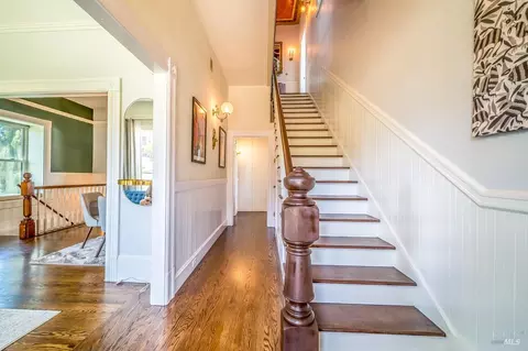 Entry Way - 301 Trinity St, Vallejo, CA 94590 photo 1 of 2