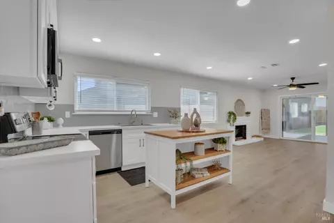 Kitchen - 505 Mckenzie Dr, Dixon, CA 95620 photo 3 of 3