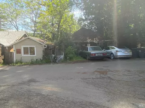 15995 Palo Alto Dr, Guerneville, CA 95446