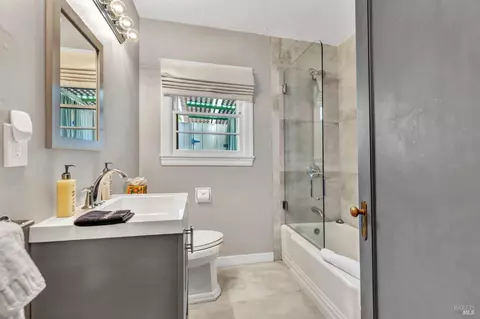 Bath - 630-632 Randolph St, Napa, CA 94559 photo 1 of 3