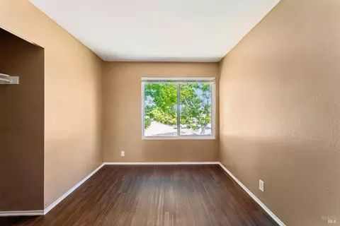 Bedroom - 355 Parkview Ter Ter #A-8, Vallejo, CA 94589 photo 2 of 7