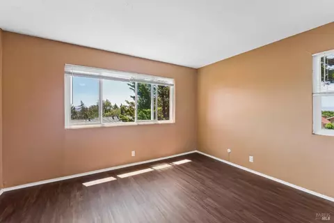 Bedroom - 355 Parkview Ter Ter #A-8, Vallejo, CA 94589 photo 4 of 7