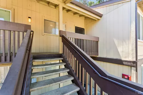 Exterior - 355 Parkview Ter Ter #A-8, Vallejo, CA 94589 photo 4 of 7