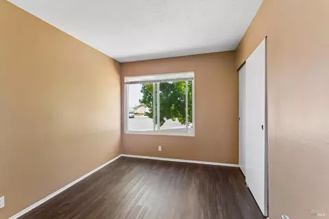 Bedroom - 355 Parkview Ter Ter #A-8, Vallejo, CA 94589 photo 3 of 7