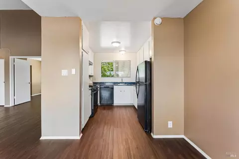 Kitchen - 355 Parkview Ter Ter #A-8, Vallejo, CA 94589 photo 1 of 4