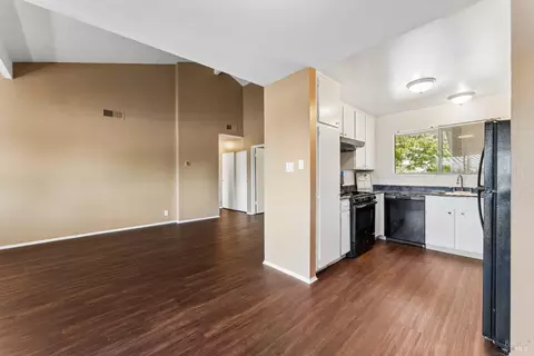 Other - 355 Parkview Ter Ter #A-8, Vallejo, CA 94589 photo 3 of 9