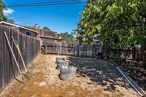 Exterior - 30 Mill Ct, Ukiah, CA 95482 photo 9 of 11