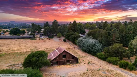 2010 Live Oak Farm Ln, Petaluma, CA 94952