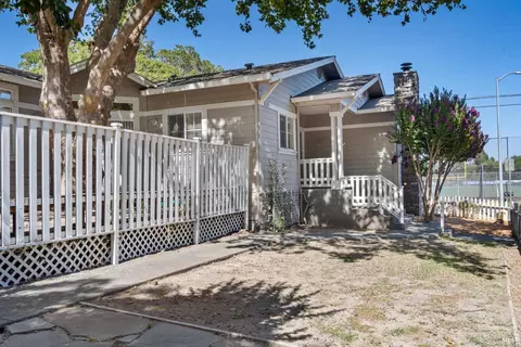 Exterior - 602 Deerfield Ln, Petaluma, CA 94952 photo 10 of 10