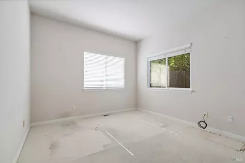 Bedroom - 602 Deerfield Ln, Petaluma, CA 94952 photo 6 of 6