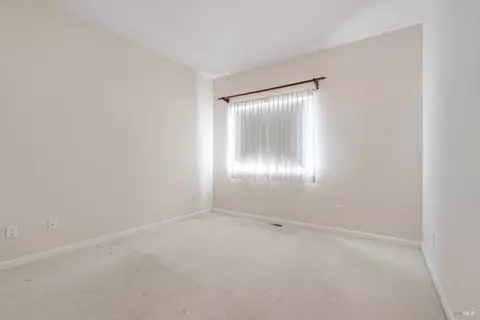 Bedroom - 602 Deerfield Ln, Petaluma, CA 94952 photo 4 of 6