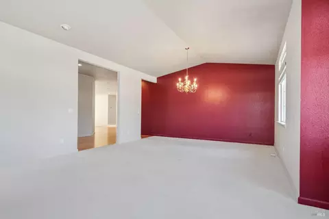 Living - 602 Deerfield Ln, Petaluma, CA 94952 photo 2 of 5