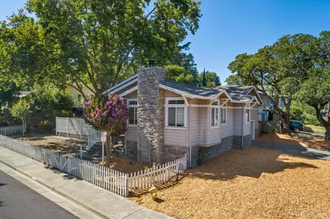 Exterior - 602 Deerfield Ln, Petaluma, CA 94952 photo 6 of 10