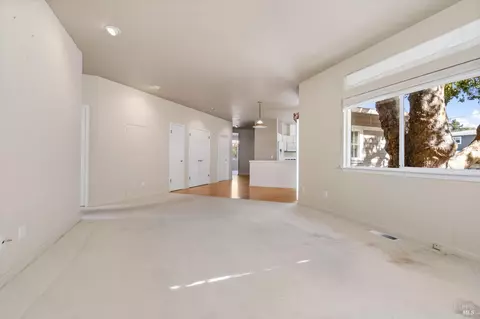 Living - 602 Deerfield Ln, Petaluma, CA 94952 photo 5 of 5