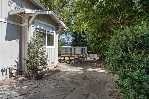 Exterior - 602 Deerfield Ln, Petaluma, CA 94952 photo 9 of 10