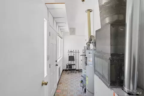 Entry Way - 1110-1112 Marin St, Vallejo, CA 94590 photo 2 of 4