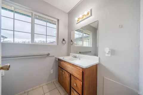 Bath - 3586 E Keswick Dam Rd, Redding, CA 96003 photo 2 of 2