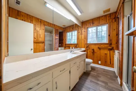 Bath - 3586 E Keswick Dam Rd, Redding, CA 96003 photo 1 of 2