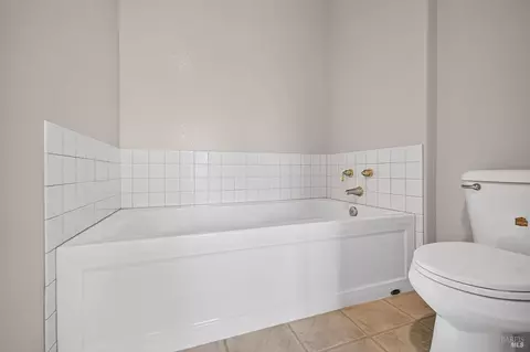 Bath - 766 Mcclelland Dr, Windsor, CA 95492 photo 7 of 7
