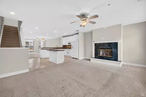 Living - 766 Mcclelland Dr, Windsor, CA 95492 photo 6 of 8