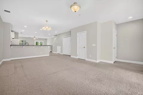 Living - 766 Mcclelland Dr, Windsor, CA 95492 photo 2 of 8