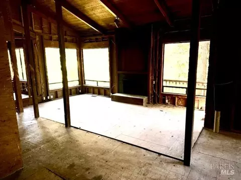 Living - 4 Marsh Dr, Mill Valley, CA 94941 photo 2 of 3