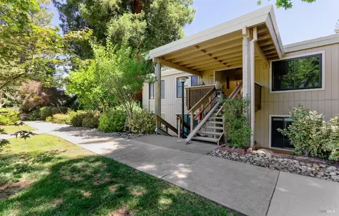1300 Ptarmigan Dr #4, Walnut Creek, CA 94595