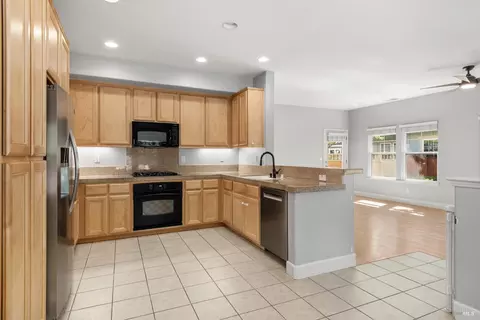 Kitchen - 411 Matteri Cir, Cotati, CA 94931 photo 3 of 4