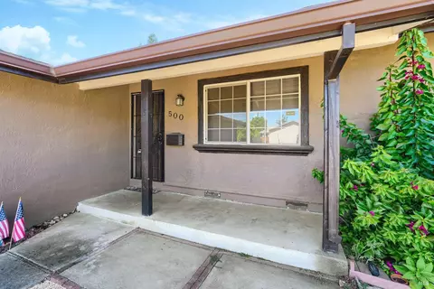 Exterior - 500 Cypress St, Dixon, CA 95620 photo 3 of 7