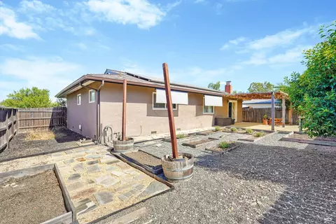 Exterior - 500 Cypress St, Dixon, CA 95620 photo 7 of 7