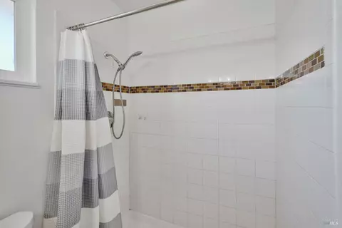 Bath - 500 Cypress St, Dixon, CA 95620 photo 2 of 5