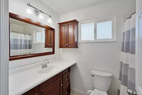 Bath - 500 Cypress St, Dixon, CA 95620 photo 1 of 5