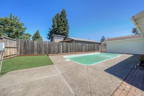 Exterior - 498 Mill St, Willits, CA 95490 photo 12 of 14