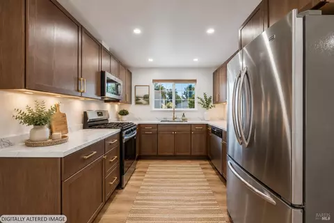 Kitchen - 498 Mill St, Willits, CA 95490 photo 2 of 7