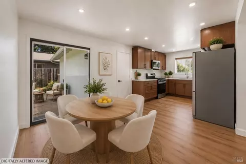 Dining - 498 Mill St, Willits, CA 95490 photo 1 of 2