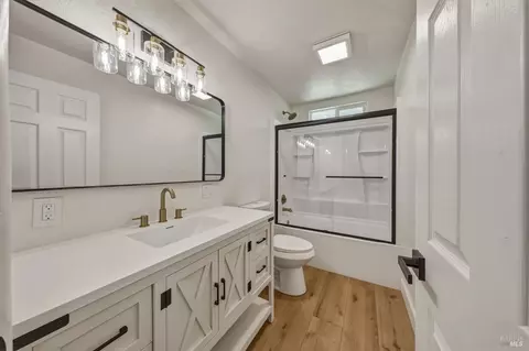 Bath - 498 Mill St, Willits, CA 95490 photo 2 of 4