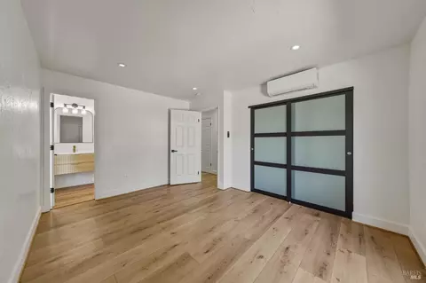 Bedroom - 498 Mill St, Willits, CA 95490 photo 2 of 2