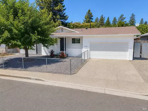 Exterior - 498 Mill St, Willits, CA 95490 photo 6 of 14