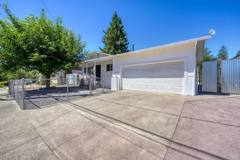 Exterior - 498 Mill St, Willits, CA 95490 photo 9 of 14