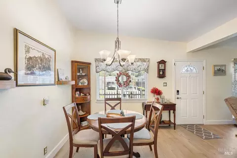 Dining - 310 Bergwall Way, Vallejo, CA 94591 photo 2 of 2