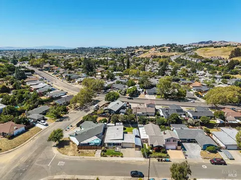 View/Area - 310 Bergwall Way, Vallejo, CA 94591 photo 2 of 5