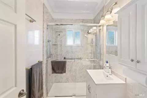 Bath - 310 Bergwall Way, Vallejo, CA 94591 photo 2 of 2